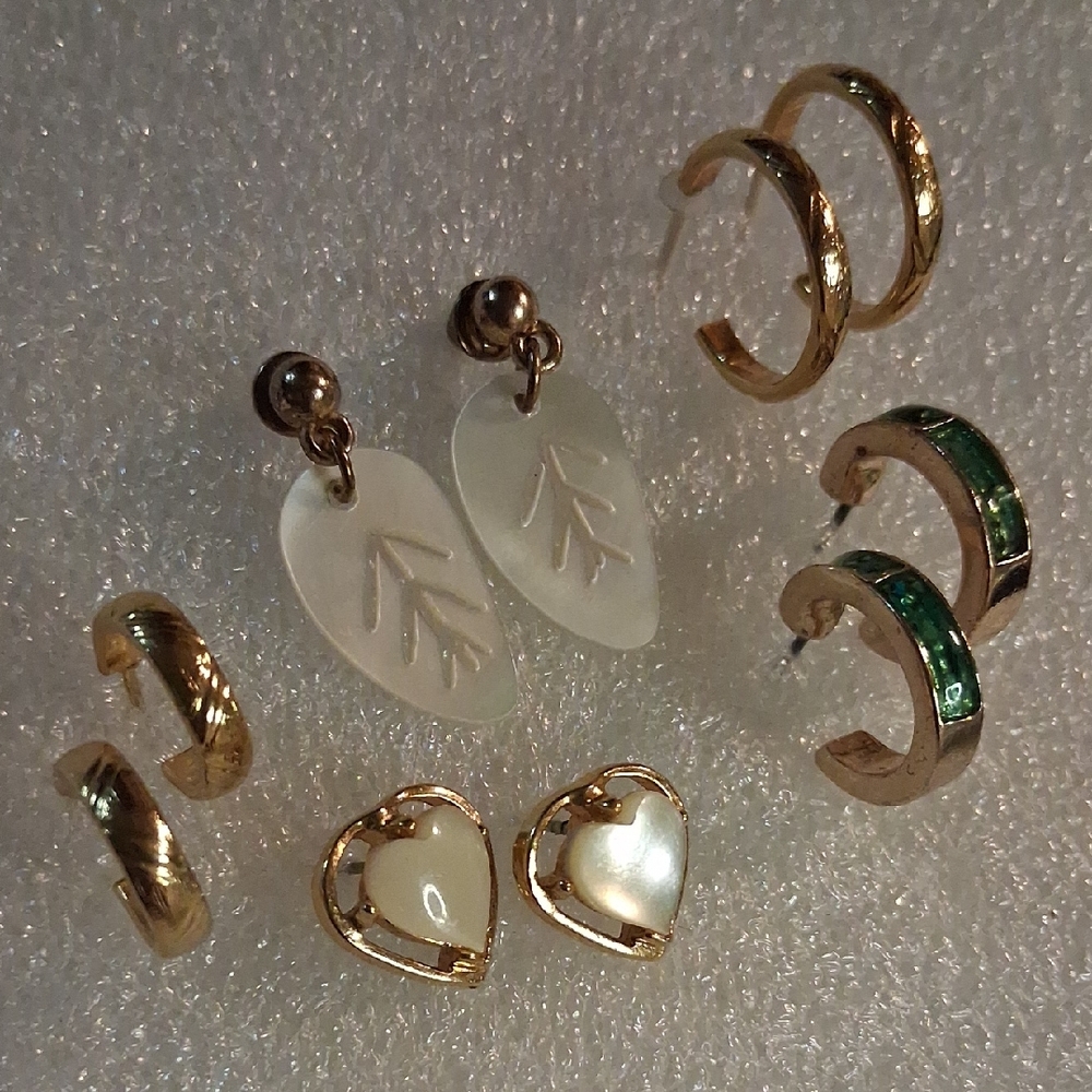Mother Of Pearl Gold and White Leaf Earrings Set.